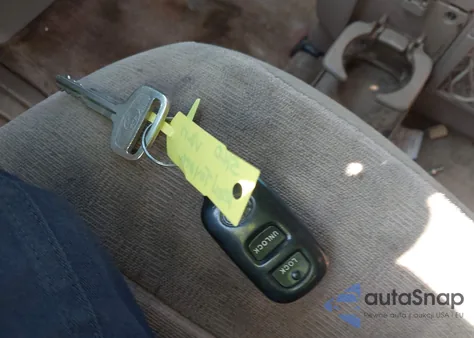 2001 Toyota Sienna Le z USA, uszkodzony, nr VIN 4T3ZF13C61U347153